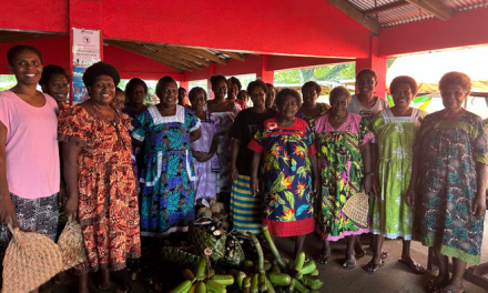 Quake-displaced mamas rebuild market life